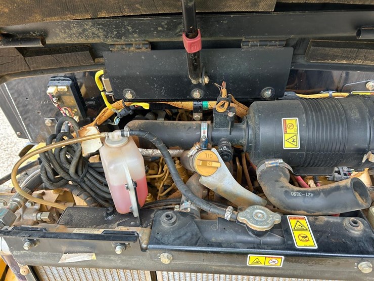 2018-caterpillar-903d-image-13