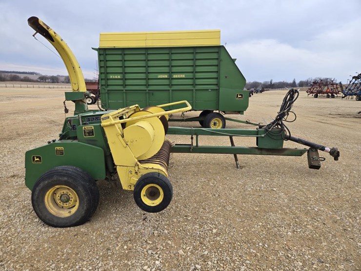 john-deere-3940-image-9