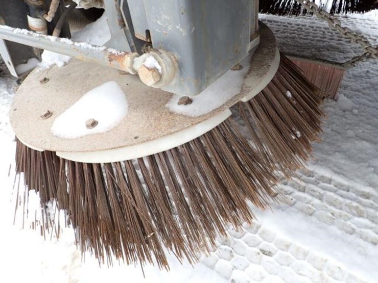 2004-gmc-t7500-image-44