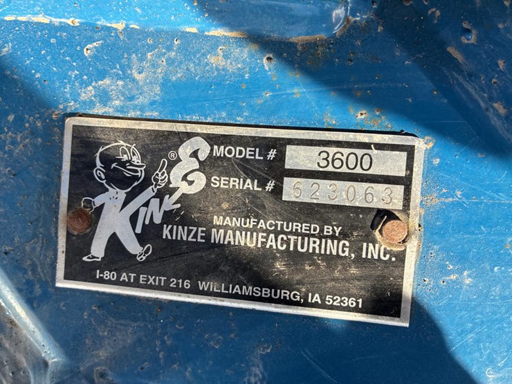 2010-kinze-3600-image-2