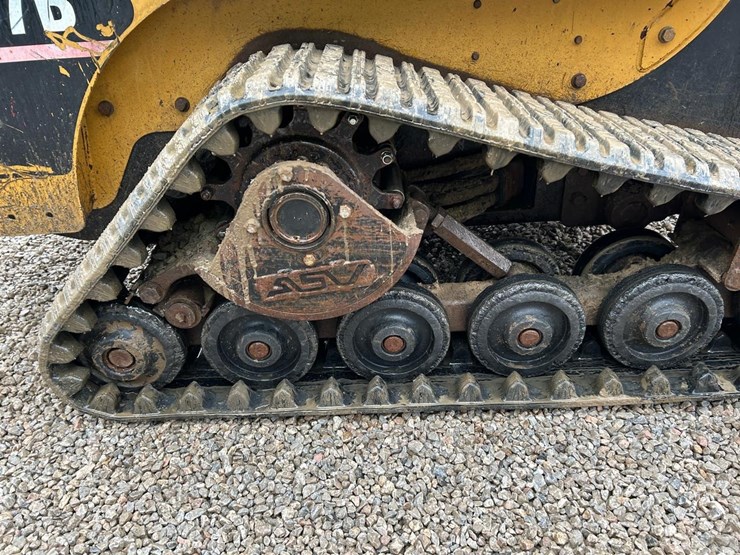 caterpillar-247b-image-13