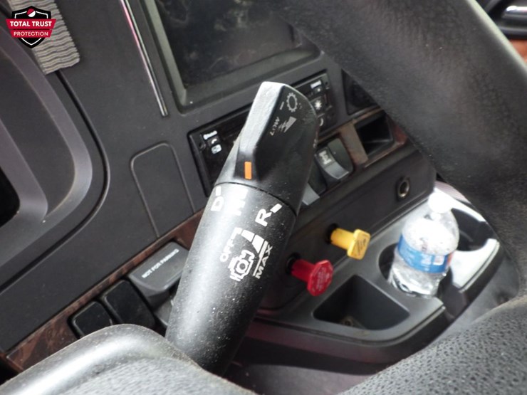 2023-kenworth-t680-image-25