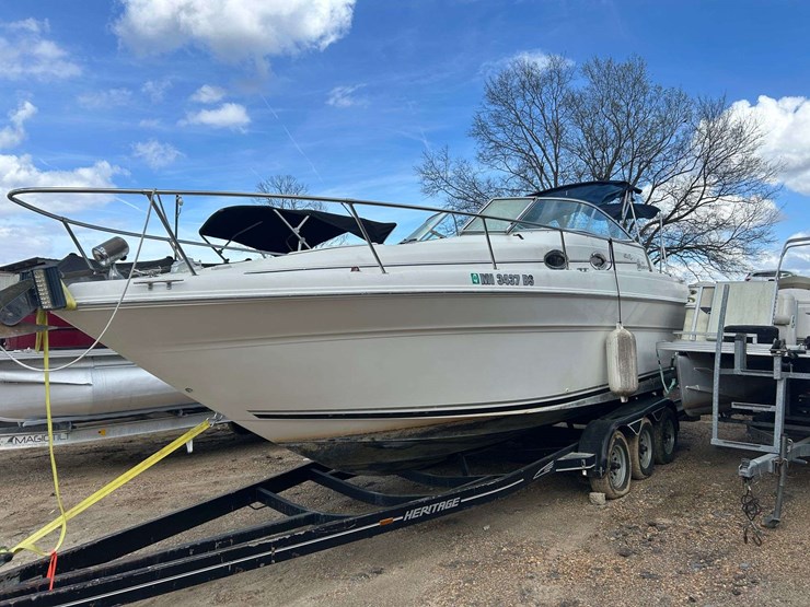 sea-ray-270-sundancer-boat-image-1