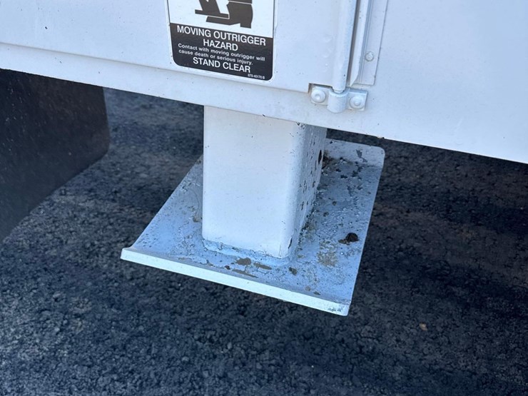 2017-freightliner-m2-s/a-altec-l42m-bucket-truck-image-20