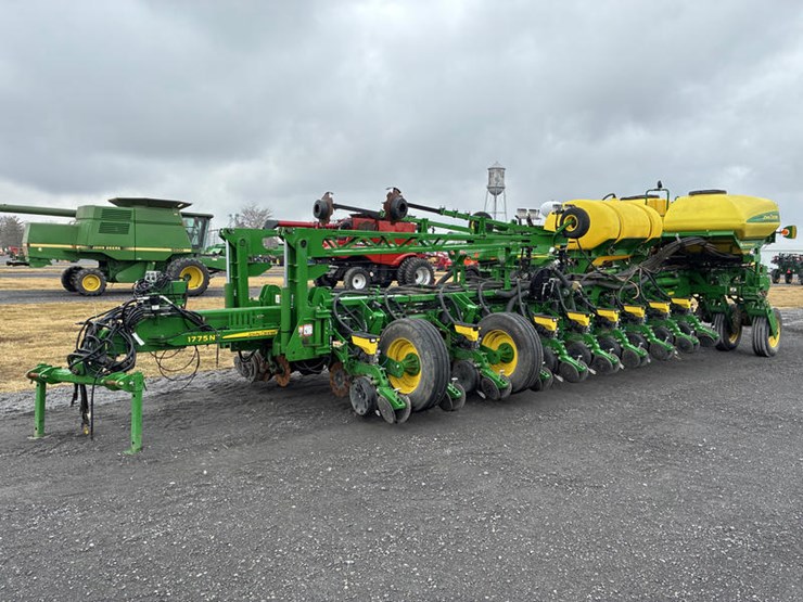 2019-john-deere-1775-image-11