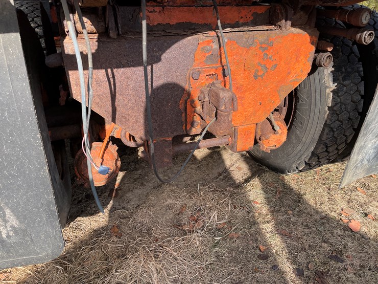 1986-ford-9000-image-13