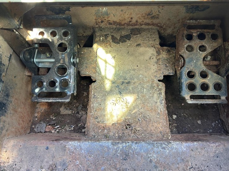 2005-bobcat-t190-image-18