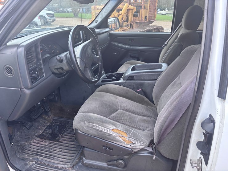 2005-chevrolet-2500hd-image-6