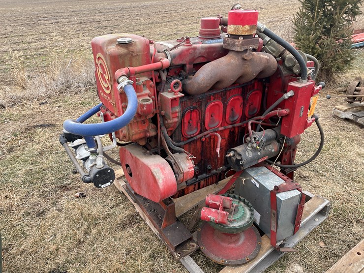 #4229-•-detroit-471-diesel-engine-on-stand-image-2