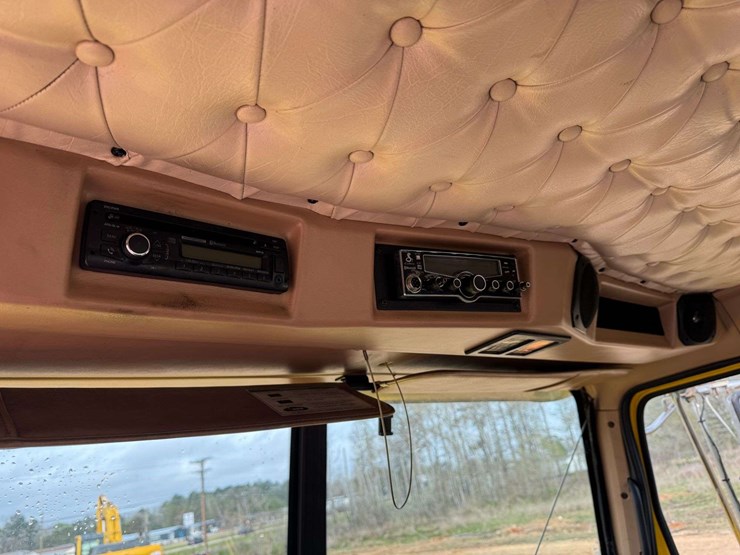 2017-western-star-4700-image-14