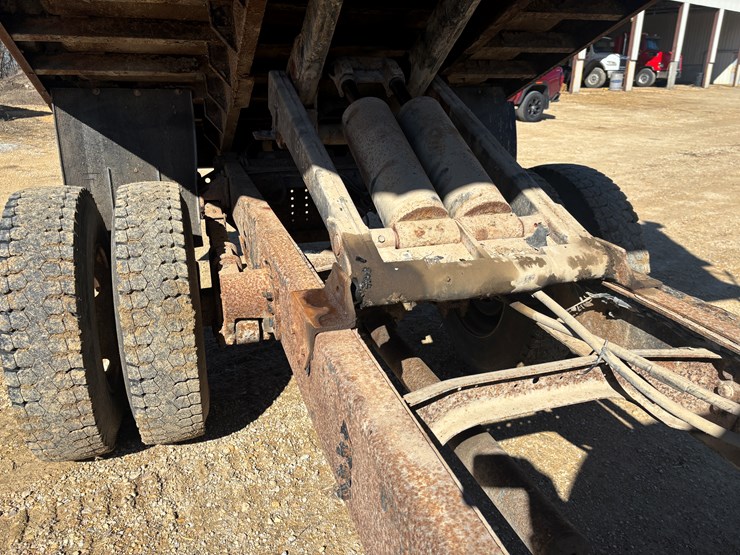 2003-ford-f650-image-54