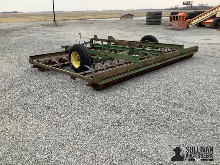 john-deere-16-image-7