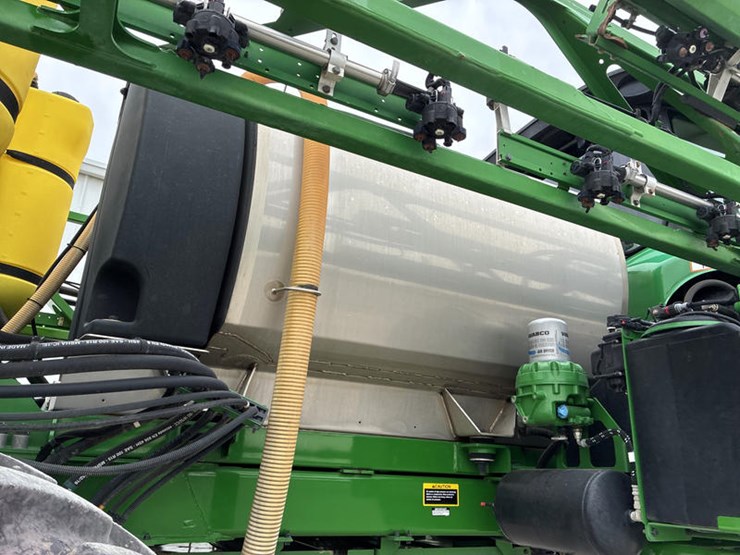 2021-john-deere-r4030-image-24