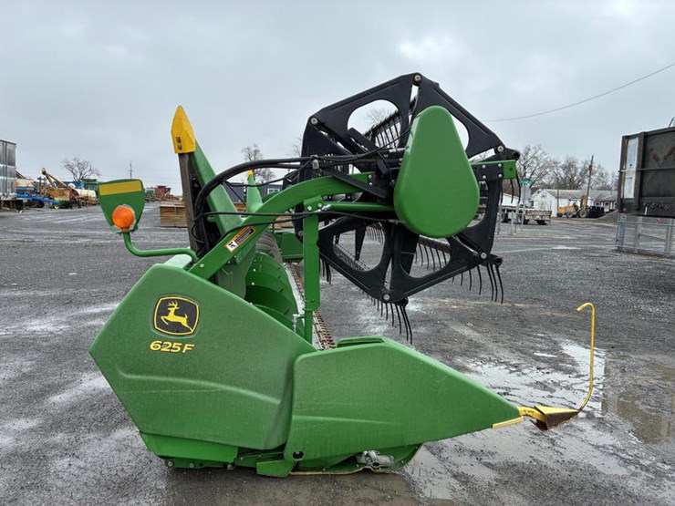 2012-john-deere-625f-image-12