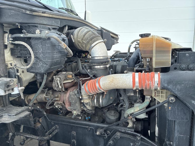 2016-kenworth-t680-image-34