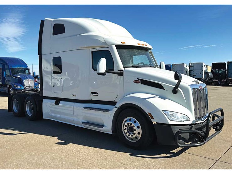 2022-peterbilt-579-image-1