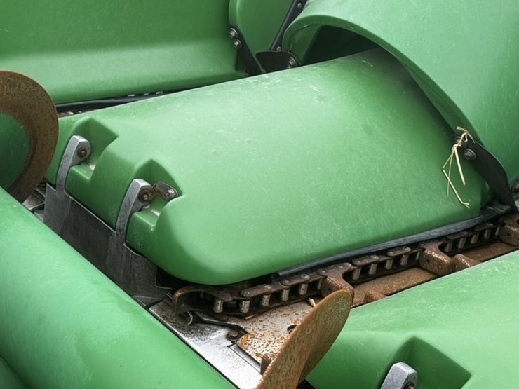 2013-john-deere-608c-image-21