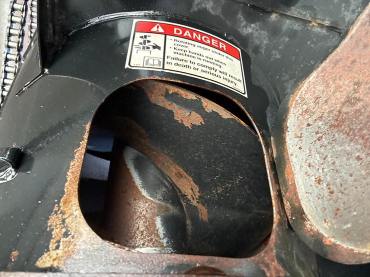 2010-case-ih-8120-image-57