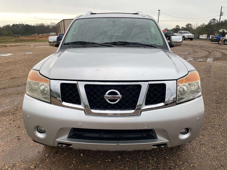 2012-nissan-armada-image-5