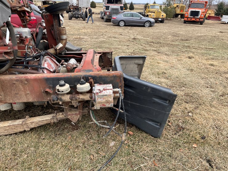 #4226-•-mack-midliner-6-cylinder-diesel-engine-image-8