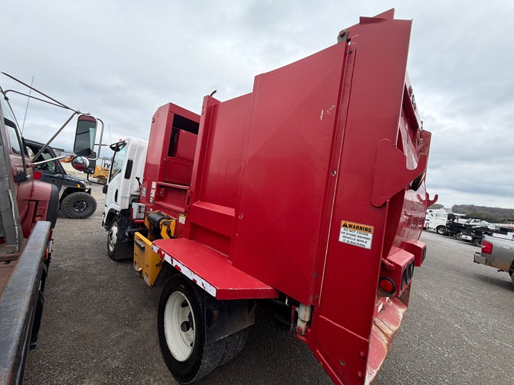 2008-gmc-5500-image-5