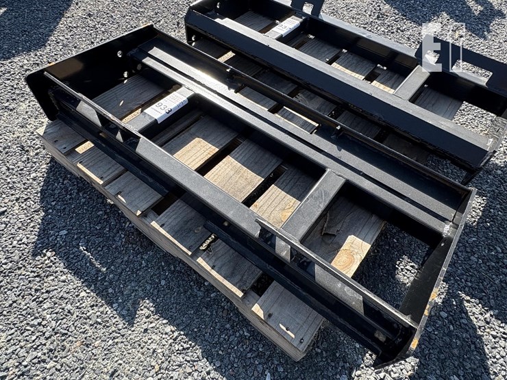 2025-pallet-fork-frame-(no-forks-included)-image-1