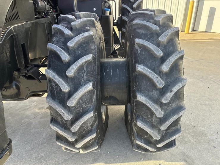 2011-case-ih-magnum-315-image-47