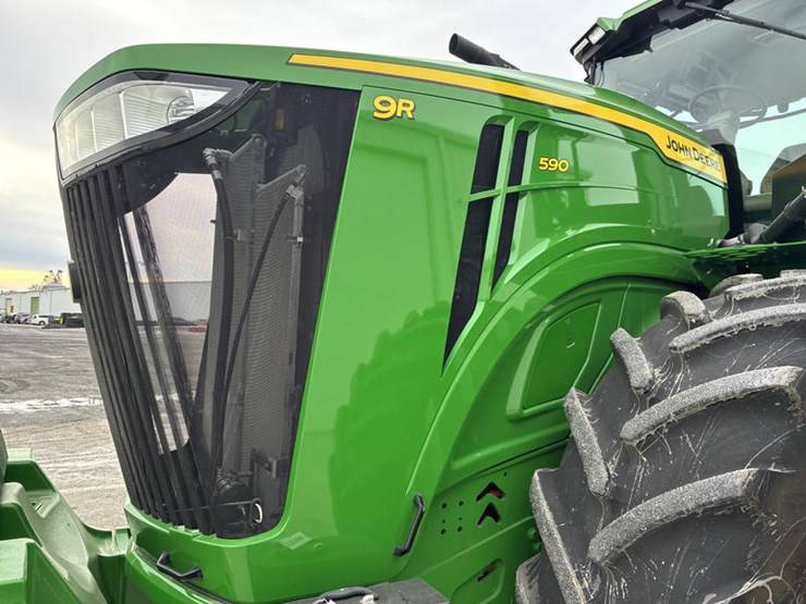 2025-john-deere-9r-590-image-44