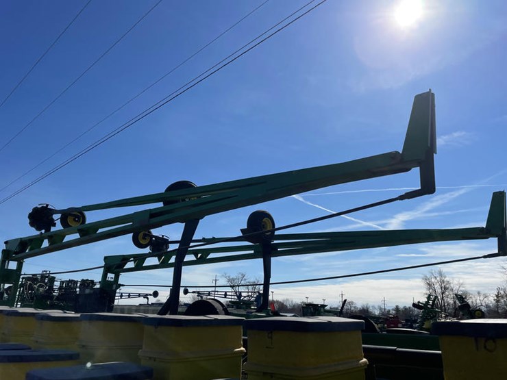 2004-john-deere-db90-image-45