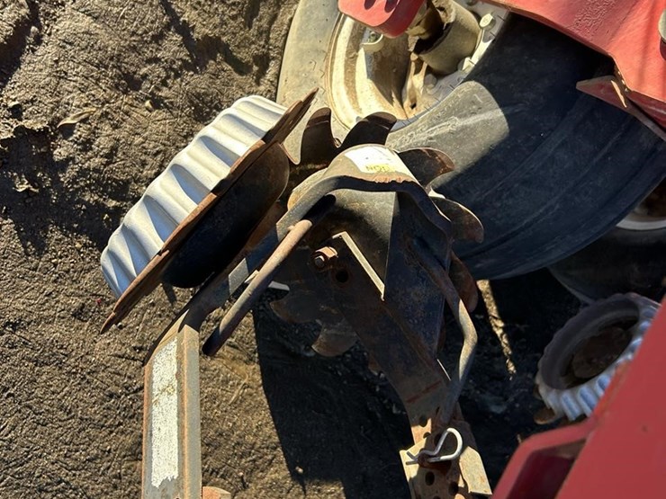 2009-white-8516-image-14