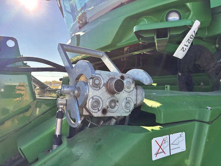 2017-john-deere-s680-image-16