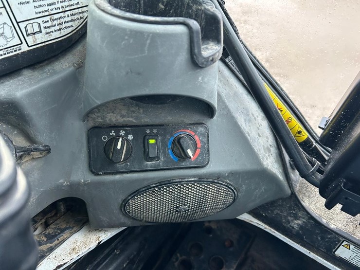 2019-bobcat-t870-image-23