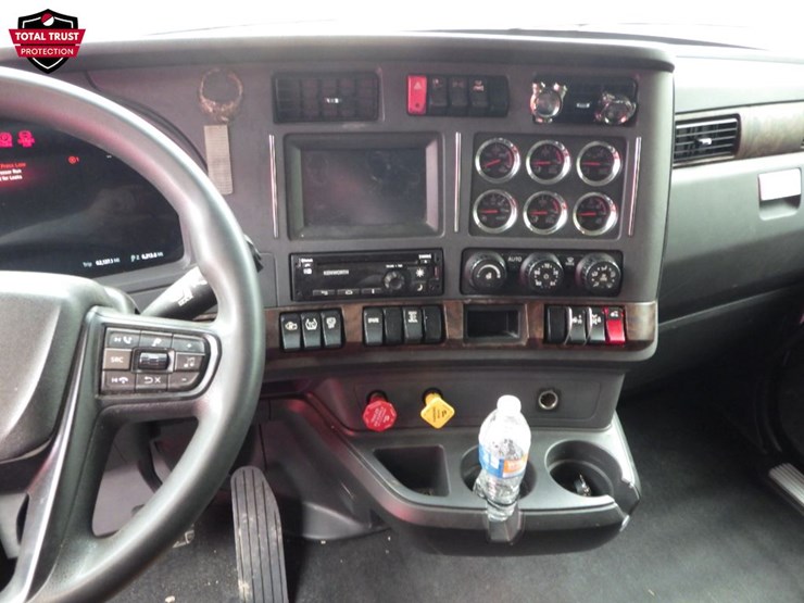 2023-kenworth-t680-image-26