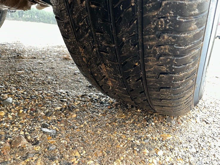 2012-nissan-armada-image-21