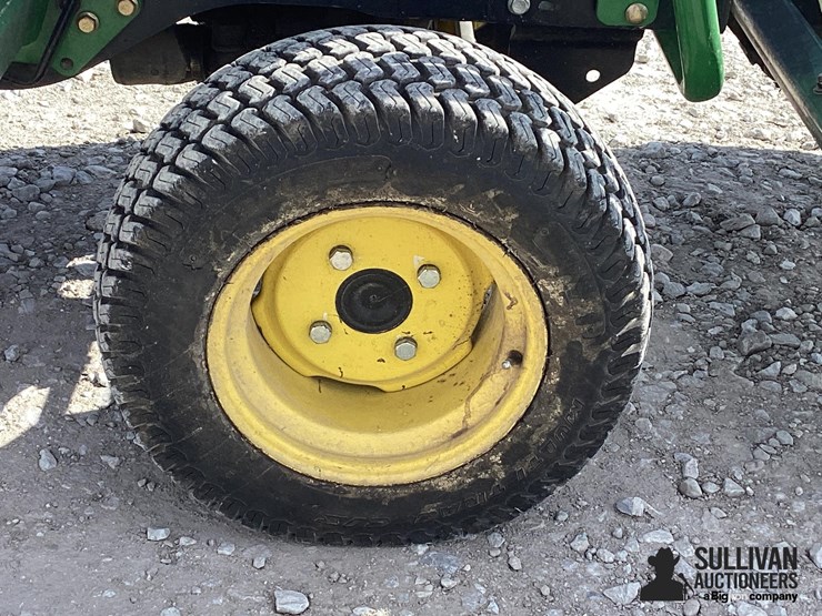 2012-john-deere-2320-image-12