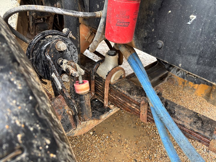 1998-freightliner-fl112-image-21