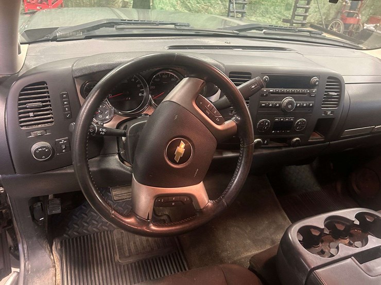 2013-chevy-silverado-lt-z71-pick-up-truck-image-15