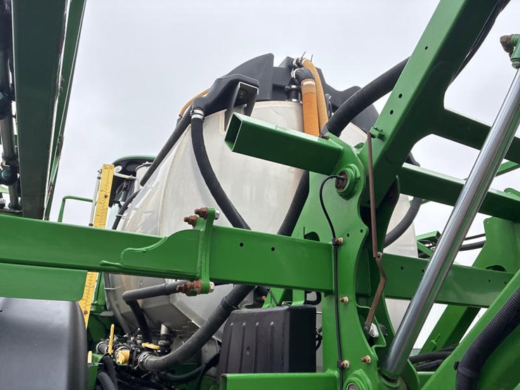 2017-john-deere-r4045-image-28
