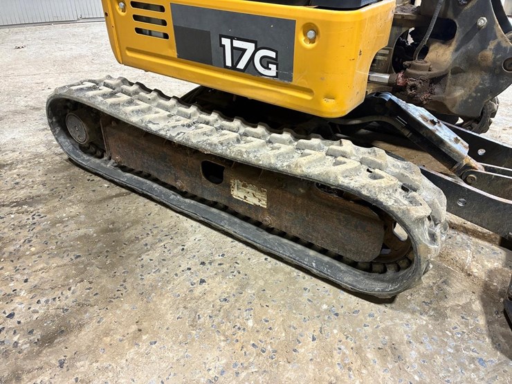 2019-deere-17g-image-16