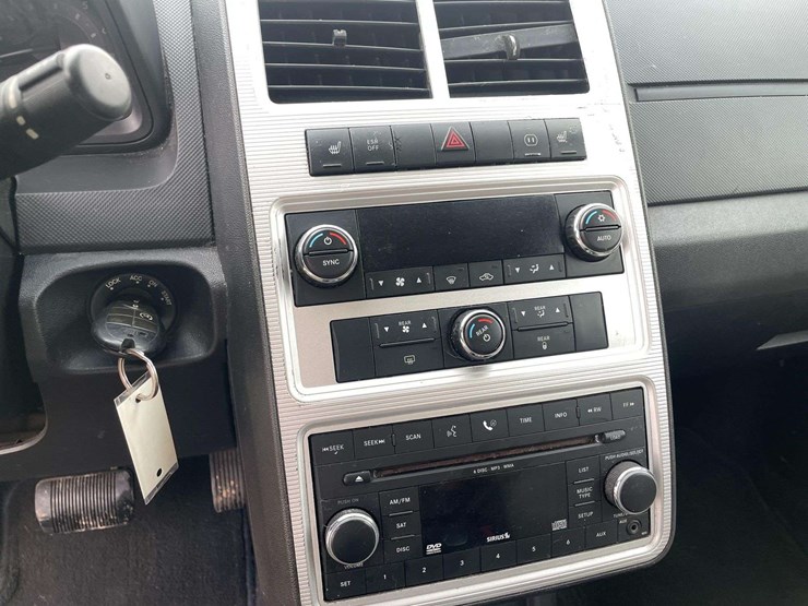 2009-dodge-journey-sxt-image-13