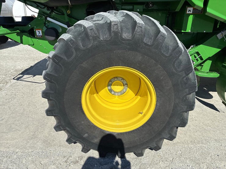 2012-john-deere-s670-image-41
