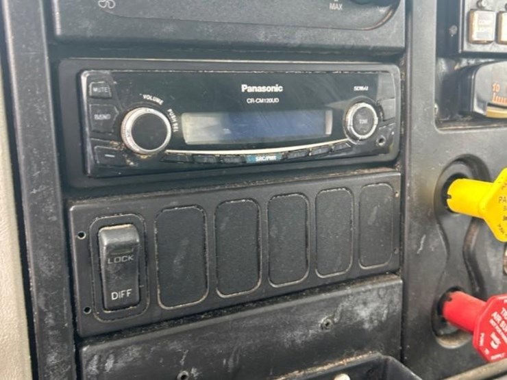 2016-international-durastar-4400-image-57