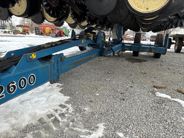 1997-kinze-2600-image-7