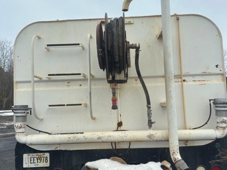 2007-sterling-l9000-4000-gallon-t/a-water-truck-image-10