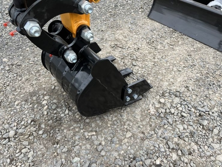 2026-miva-va13-mini-hydraulic-excavator-image-10