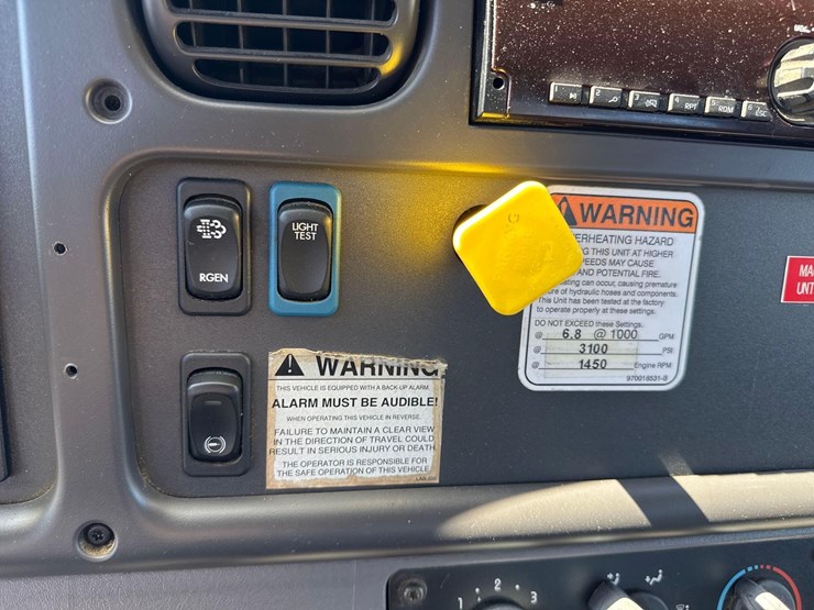 2017-freightliner-m2-s/a-altec-l42m-bucket-truck-image-33