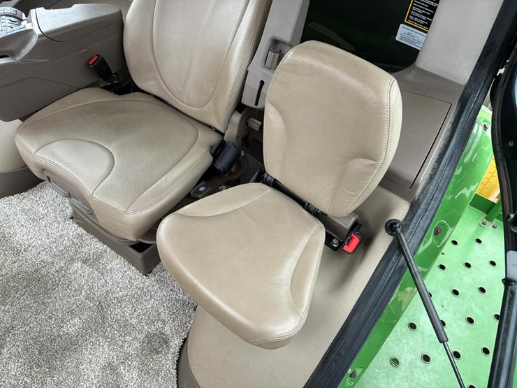 2021-john-deere-r4030-image-80