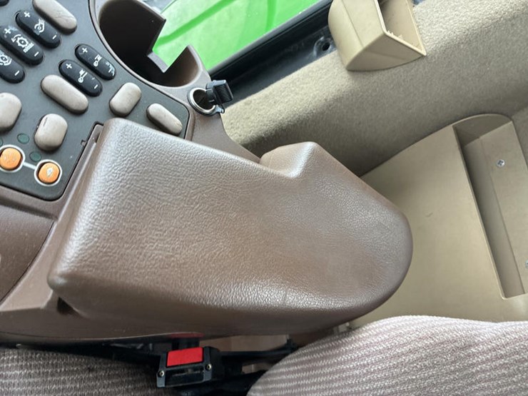 2004-john-deere-9660-sts-image-105