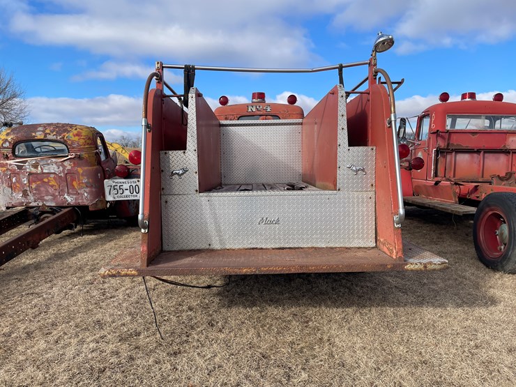 1951-mack-fire-apparatus-image-5