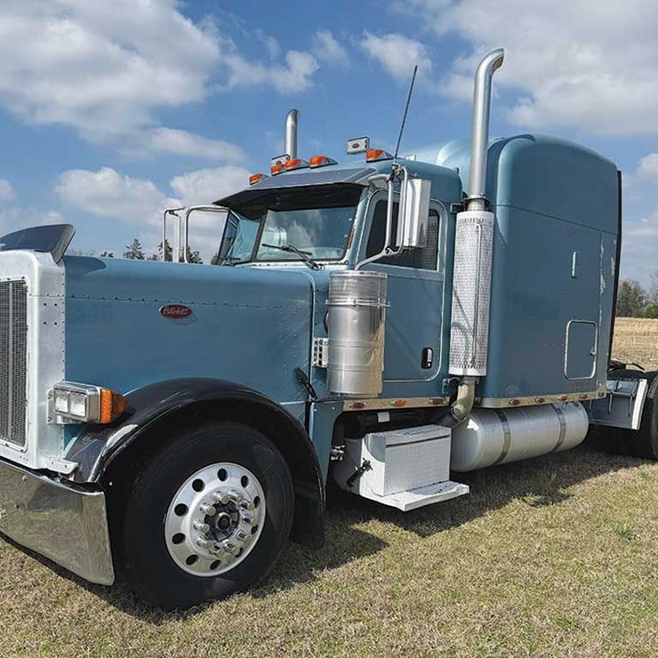 2005 PETERBILT 379